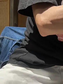 HenryLee1983-cums online show from 1, 6, 2026