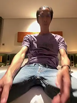 Snapshot of HenryLee1983-cums chatting on 8, 10, 2025 HenryLee1983-cums online show from 8, 10, 2025