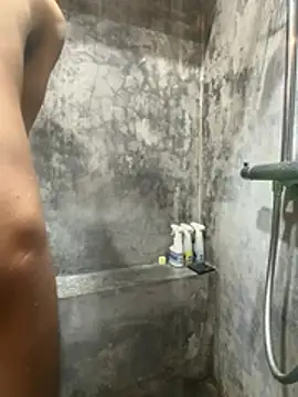 Snapshot of HenryLee1983-cums chatting on 1, 3, 2026 HenryLee1983-cums online show from 1, 3, 2026