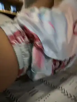 Snapshot of HenryLee1983-cums chatting on 21, 10, 2025 HenryLee1983-cums online show from 21, 10, 2025