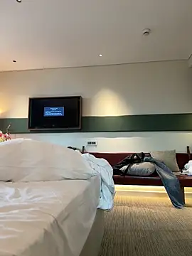 Snapshot of HenryLee1983-cums chatting on 8, 10, 2025 HenryLee1983-cums online show from 8, 10, 2025