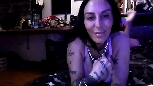 inkdhollow1 online show from 27, 10, 2025