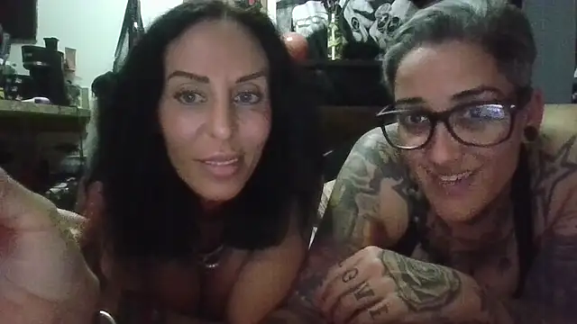 inkdhollow1 online show from 7, 11, 2025