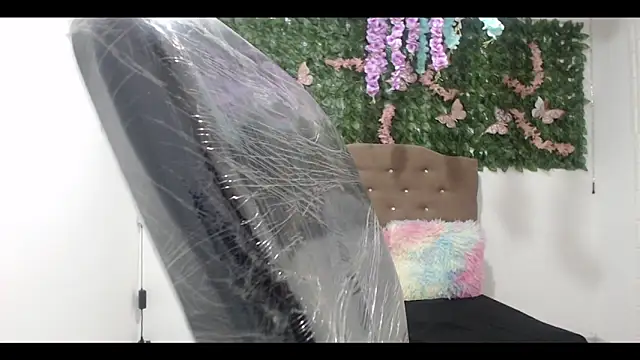 cristal hills 19 online show from 1, 12, 2025