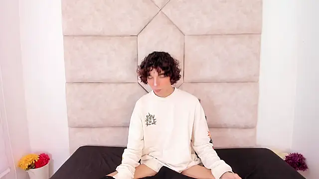 Scaarlett 22  online show from 10, 10, 2025