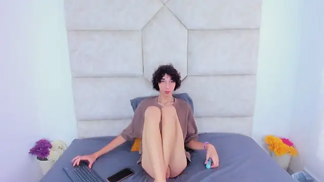 Scaarlett 22  online show from 15, 11, 2025