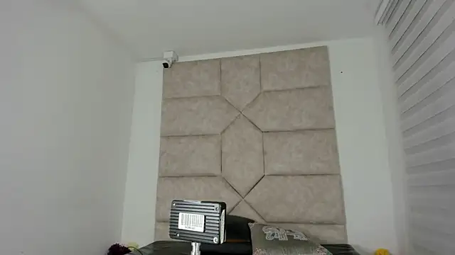 Scaarlett 22  online show from 3, 11, 2025