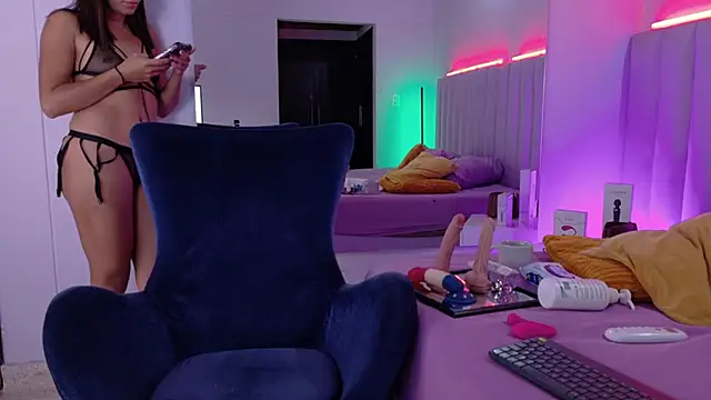 Snapshot of IamEvaGate chatting on 8, 11, 2025 IamEvaGate online show from 8, 11, 2025