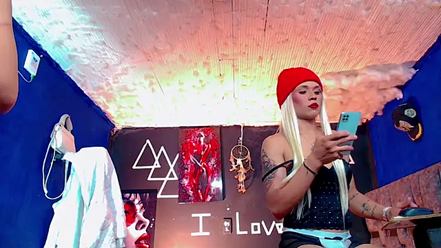 Snapshot of Fersexy_Dolls chatting on 7, 11, 2025 Fersexy Dolls online show from 7, 11, 2025