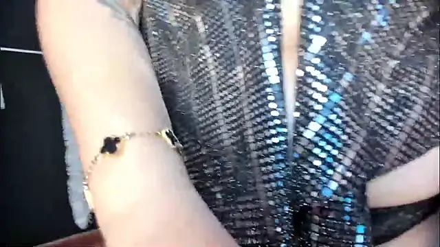 Xiomara Stwart online show from 16, 12, 2025