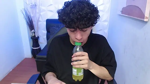 Liil boy online show from 28, 10, 2025