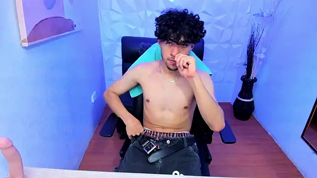 Liil boy online show from 15, 11, 2025