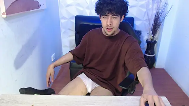 Liil boy online show from 3, 10, 2025