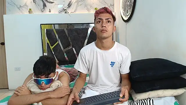 VERY HOT GUYS online show from 23, 11, 2025