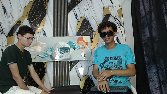 Snapshot of VERY_HOT_GUYS chatting on 1, 7, 2026 VERY HOT GUYS online show from 1, 7, 2026