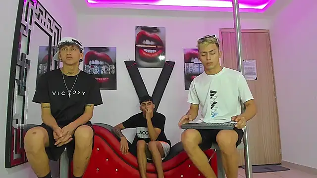 VERY HOT GUYS online show from 7, 10, 2025