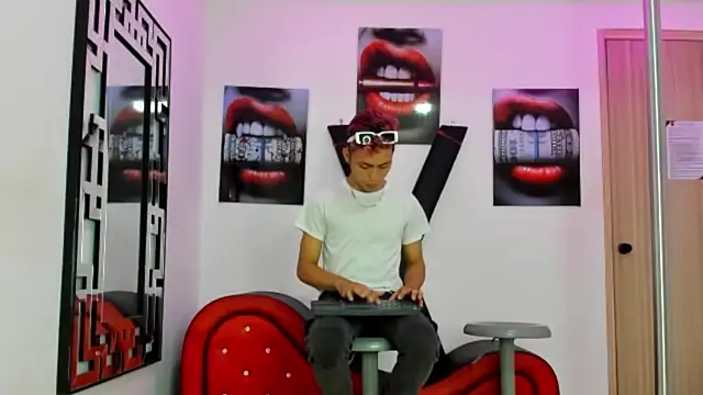 VERY HOT GUYS online show from 23, 10, 2025