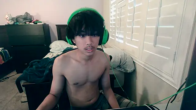 youngasianboy2007 online show from 13, 10, 2025