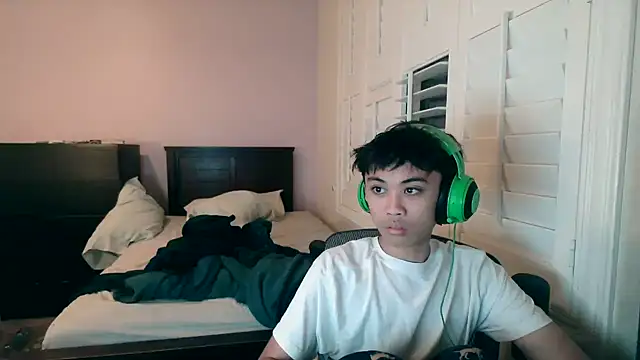 youngasianboy2007 online show from 7, 2, 2026