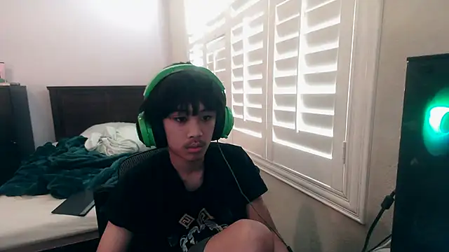 youngasianboy2007 online show from 24, 10, 2025