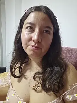 annyaparis online show from 4, 12, 2025