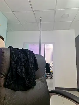 annyaparis online show from 16, 10, 2025