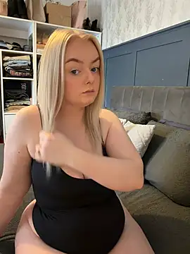 lusciouslylou online show from 12, 2, 2026