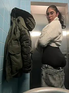 latingangsex online show from 16, 2, 2026