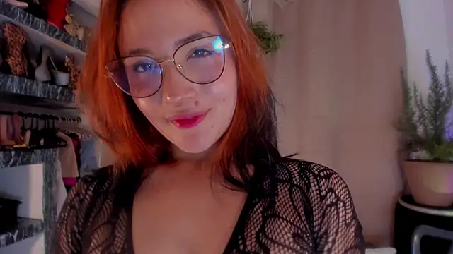 Snapshot of AmaruBloom chatting on 16, 11, 2025 AmaruBloom online show from 16, 11, 2025