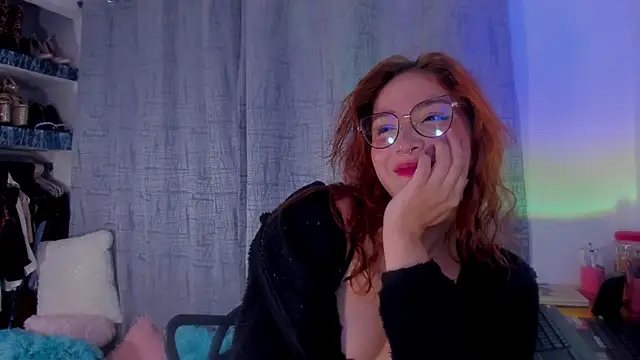 Snapshot of AmaruBloom chatting on 15, 10, 2025 AmaruBloom online show from 15, 10, 2025