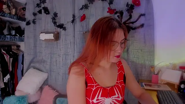 Snapshot of AmaruBloom chatting on 25, 10, 2025 AmaruBloom online show from 25, 10, 2025