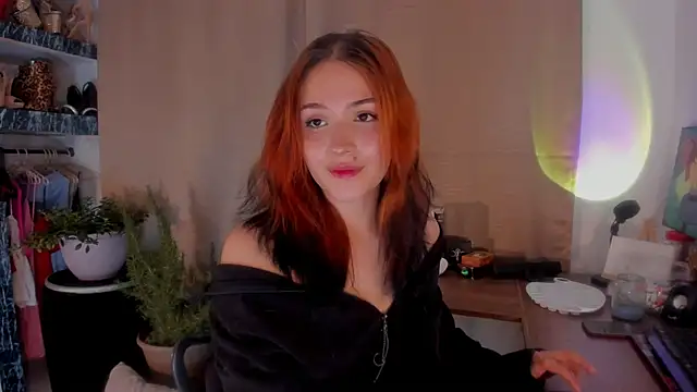 Snapshot of AmaruBloom chatting on 3, 12, 2025 AmaruBloom online show from 3, 12, 2025