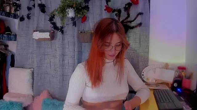 Snapshot of AmaruBloom chatting on 24, 10, 2025 AmaruBloom online show from 24, 10, 2025