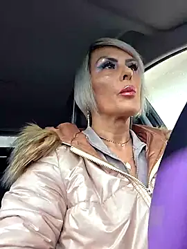 KirraWhite online show from 9, 11, 2025