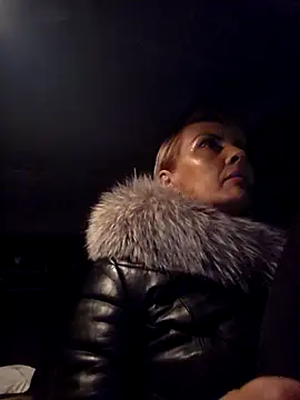 KirraWhite online show from 17, 12, 2025