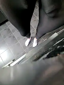 rezzzze online show from 10, 11, 2025