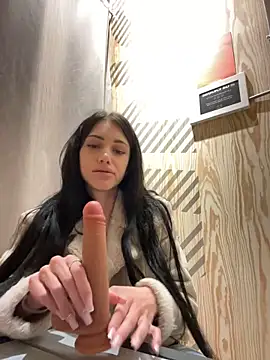 ilariea girl online show from 5, 10, 2025