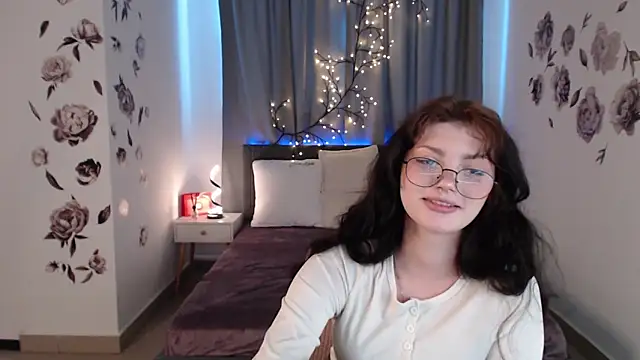 Snapshot of MileyRood chatting on 25, 11, 2025 MileyRood online show from 25, 11, 2025