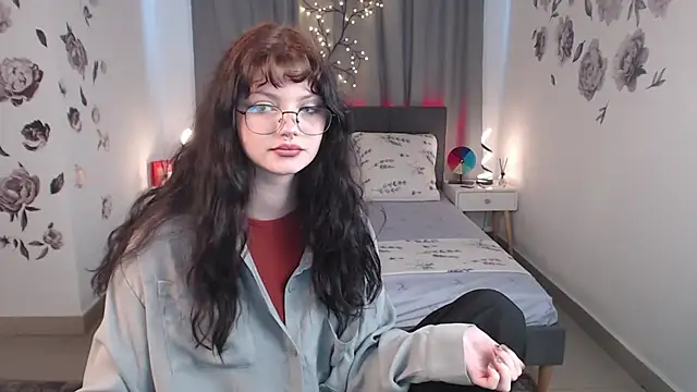 Snapshot of MileyRood chatting on 20, 10, 2025 MileyRood online show from 20, 10, 2025