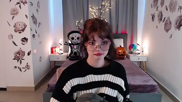 Snapshot of MileyRood chatting on 3, 11, 2025 MileyRood online show from 3, 11, 2025