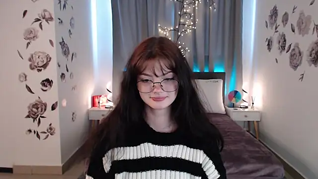 Snapshot of MileyRood chatting on 16, 11, 2025 MileyRood online show from 16, 11, 2025