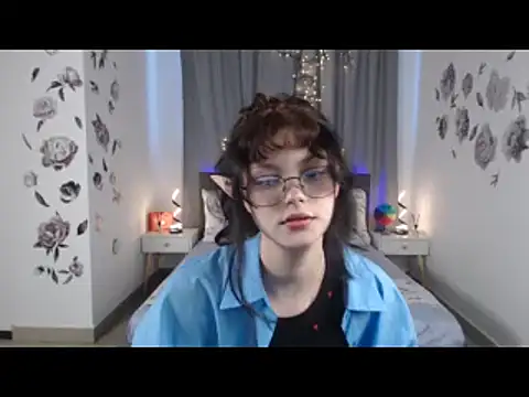 Snapshot of MileyRood chatting on 2, 10, 2025 MileyRood online show from 2, 10, 2025