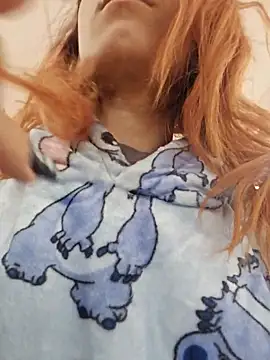 YuriXo online show from 6, 11, 2025