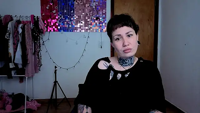 Senorita  Dakota online show from 13, 11, 2025