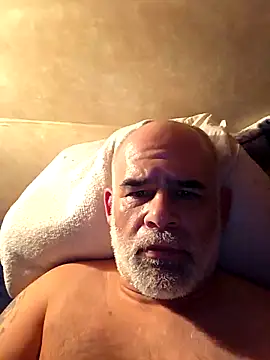 Snapshot of DeeBestEver chatting on 1, 12, 2025 DeeBestEver online show from 1, 12, 2025