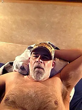 Snapshot of DeeBestEver chatting on 28, 11, 2025 DeeBestEver online show from 28, 11, 2025