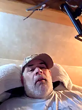 Snapshot of DeeBestEver chatting on 22, 12, 2025 DeeBestEver online show from 22, 12, 2025