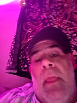 Snapshot of DeeBestEver chatting on 17, 11, 2025 DeeBestEver online show from 17, 11, 2025