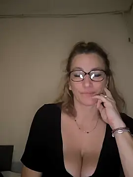 Fifi83Bell online show from 21, 11, 2025