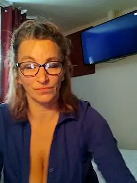 Fifi83Bell online show from 17, 12, 2025